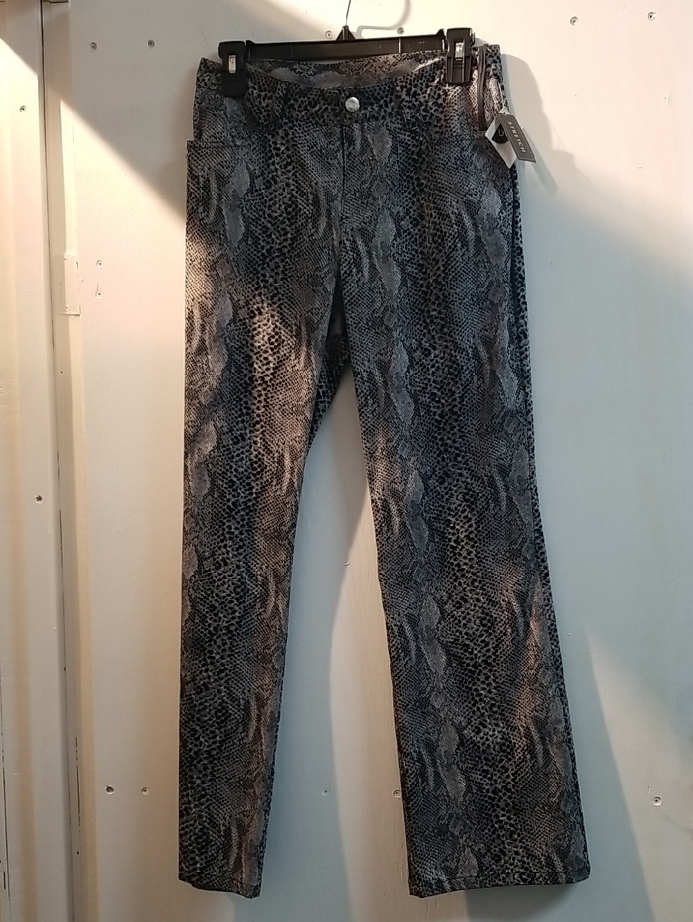 Jones New York Black and Gray Snake-Print Pants